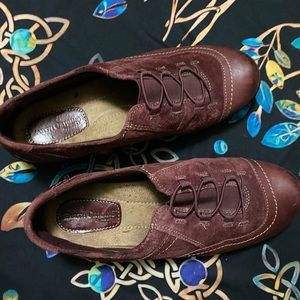 Earth Origins womens 8.5 suede slipons